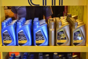 Lee más sobre el artículo ¿Cada cuánto se cambia el aceite de una moto? Guía completa para proteger tu motor en 2026